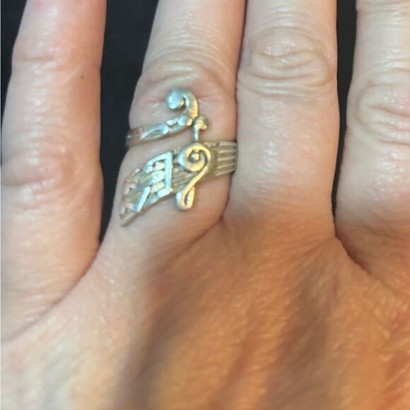 Music 925 solid silver Treble Clef Ring size 8.5 - Picture 2 of 3